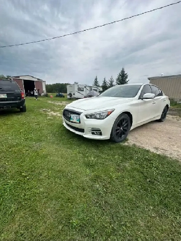 2016 Infiniti Q50 Image# 1