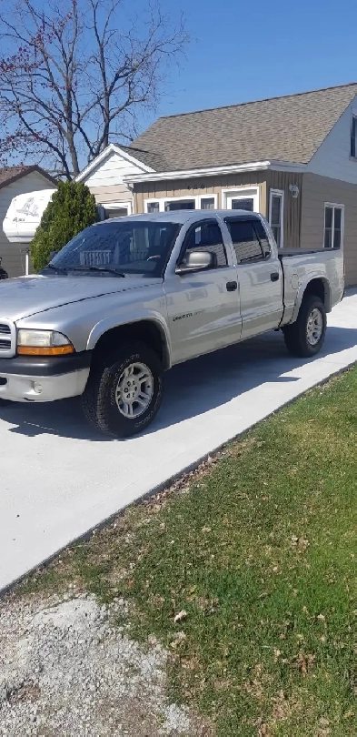 2001 Dodge Dakota 4x4 V8 Image# 1