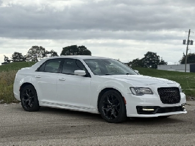 2022 Chrysler 300 300S | CLEAN CARFAX | PANOROOF | Image# 1