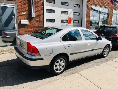 VOLVO S60 2.5T SR AWD/ TOIT CUIR FULL/ TRÈS BONNE MÉCANIQUE ET P Image# 1