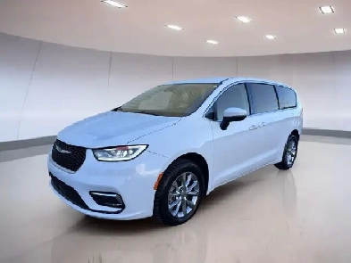 Chrysler Pacifica Touring L 2023 Image# 1