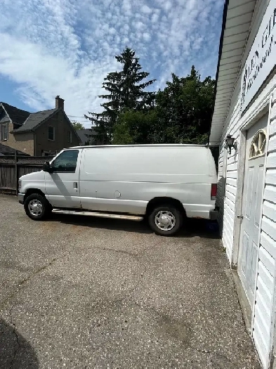 Ford Econoline 250 Van Image# 1