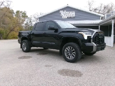 2024 Toyota Tundra ALL BLACK PLATINUM HYBRID/STUNNING! Image# 1