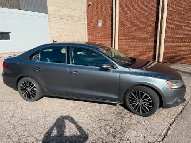 2013 VW Jetta in Excellent Condition Image# 1