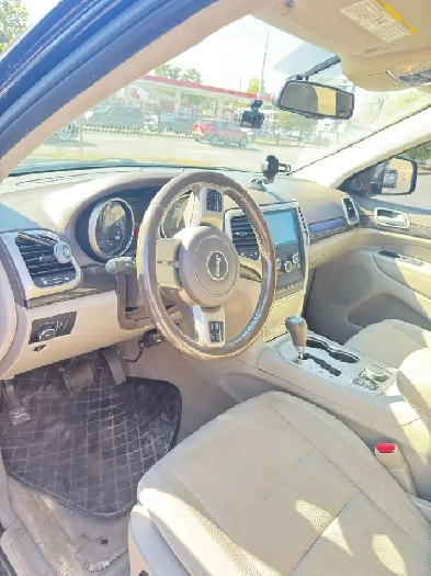 jeep grand Cherokee laredo 2011 Image# 1