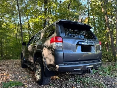 Toyota 4 runner 2013 parfaite condition Image# 1