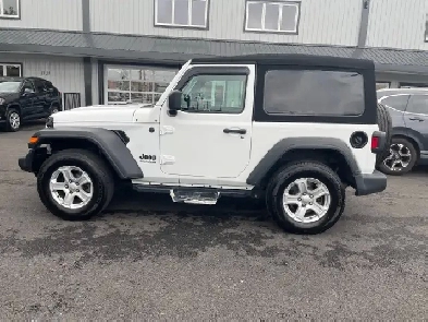 2023 Jeep Wrangler Sport 6 SPEED! PRICED TO MOVE! CARFAX CLEAN! Image# 1