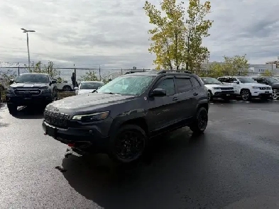 2020 Jeep Cherokee Trailhawk PANO SUNROOF | HEATED AND VENTIL... Image# 1