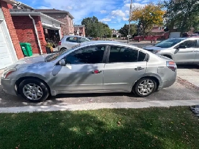 2010 Nissan Altima Image# 1