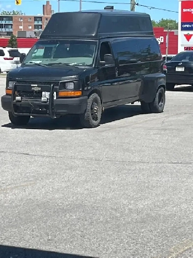 2011 Chevy express hitop dually conversion 6.0 Image# 1