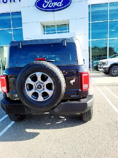 Lease Takeover 2025 Ford Boronco Big bend hard top. 3000 km only Image# 1