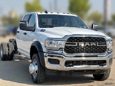 2024 Ram 5500 Chassis SLT | Remote Start | Apple CarPlay Image# 1