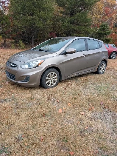 2013 Hyundai accent Image# 1