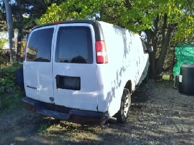 2008 Chevy express van 2500 series Image# 1