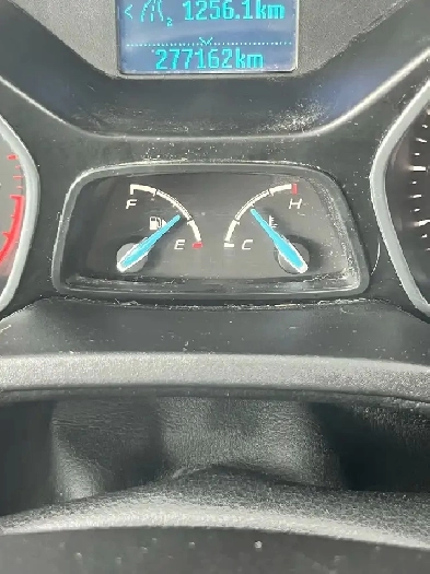 Ford Focus 2012 5 vitesse Image# 1