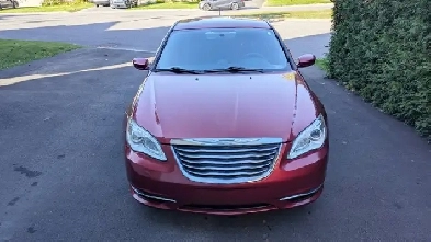 2013 Chrysler 200 4dr Sdn LX Image# 1