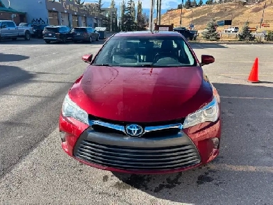 2017 Toyota Camry Hybrid XLE with low mileage Image# 1