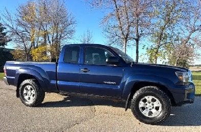 2013 Toyota Tacoma V6 TRD 4X4 6 SPEED MANUAL - WARRANTY INCL Image# 1