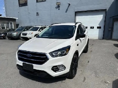 Ford Escape SE 4WD etat impeccable doccasion 2019 Image# 1