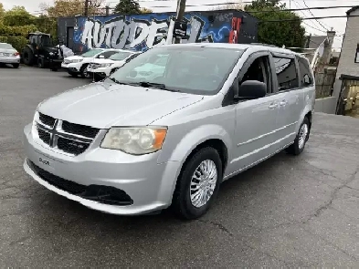 2011 Dodge Grand Caravan SXT  STOW N GO - 181000KM Image# 1