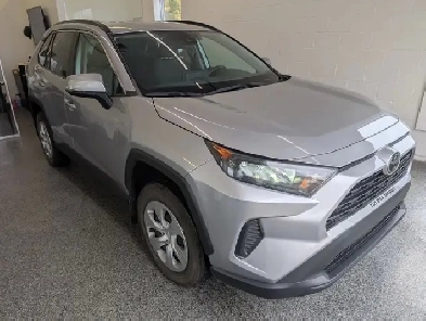 2021 Toyota RAV4 LE, A/C, Image# 1