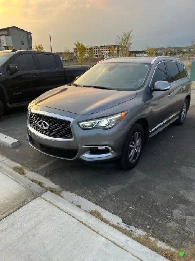 2020 Infiniti QX60 LUXE AWD - LOADED, WARRANTY & Winter Tires! Image# 1