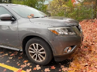 2016 Nissan pathfinder awd Image# 1