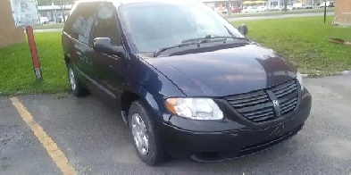 Dodge Caravan Propre Bonne Etat 2003  296000 km Image# 1