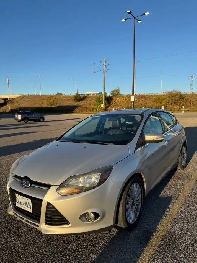 2012 Ford Focus Hatchback Titanium. Image# 1