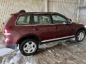 2010 Volkswagen Touareg Image# 1