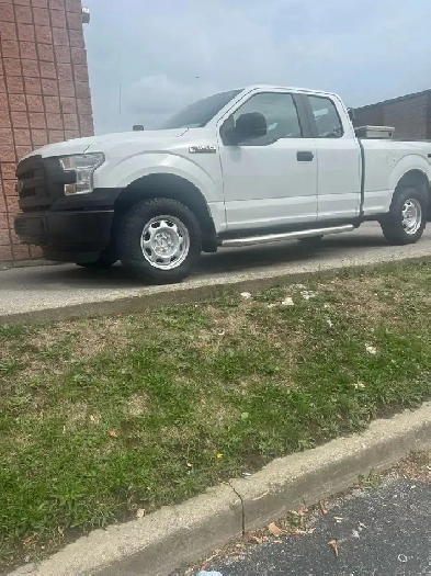 2015 Ford F-150 4WD SuperCab 145' XL Image# 1