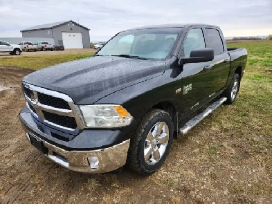 2019 Ram 1500 Classic Crew Cab 4X4 ST 5.7L - Rebuilt Title Image# 1