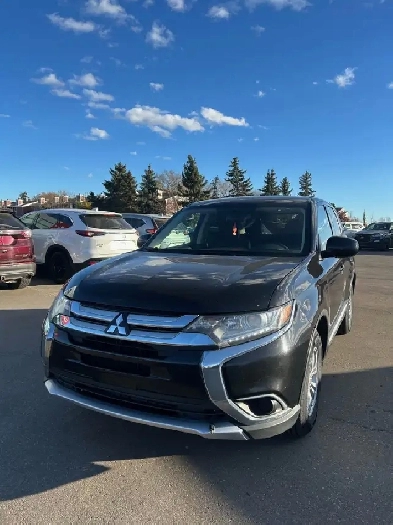 2017 Mitsubishi Outlander Heated seats, 2.4L Image# 1