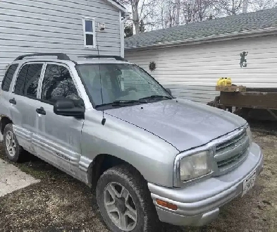 2003 Chevrolet Tracker (Fresh Safety) Image# 1