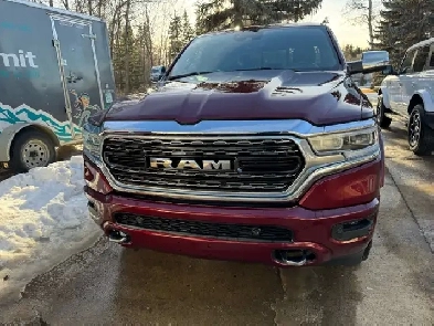 Low miles 2022 Ram 1500 Limited Image# 1