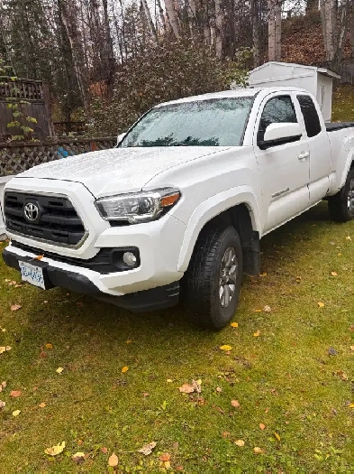 2017 SR5 Toyota Tacoma Image# 1