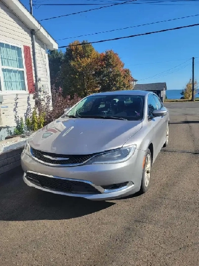2015 CHRYSLER 200 Image# 1