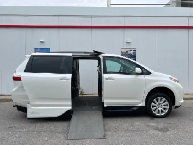 2017 Toyota Sienna LIMITED-WHEELCHAIR VAN-POWER RAMP-SWIVEL SE Image# 1