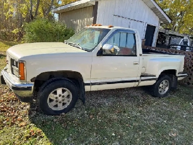1989’ GMC SLE Sierra flareside sh.bx. Image# 1