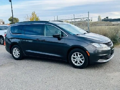 2017 Chrysler Pacifica 4dr Wgn Touring Image# 1