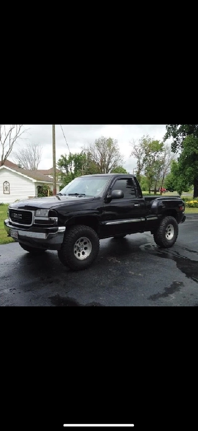 Looking for 02-06 Chev/GMC 4x4 pickup Image# 1