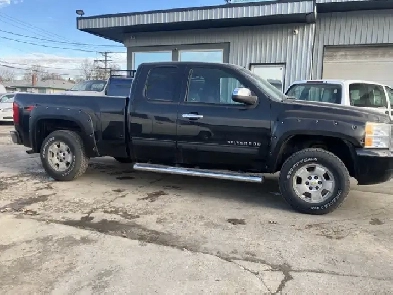 2011 Chevy Silverado ~ LOW KMS, SAFETIED Image# 1