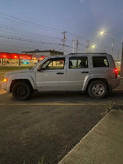 2008 Jeep patriot perfect for winter Image# 1