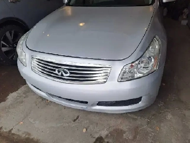 2007 Infiniti G35x - AWD - Leather - Center Console Image# 1