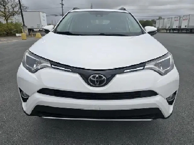 2018 Toyota RAV4 XLE - No Accidents... Image# 1
