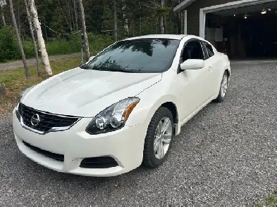 FAITE VOTE OFFRE  NISSAN ALTIMA 2012