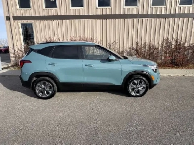 2025 Kia Seltos LX AWD Minor hail Image# 1