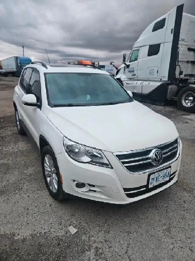 VW Tiguan 2.0 TSI 4Motion • Panoramic Roof. low mileage Image# 1