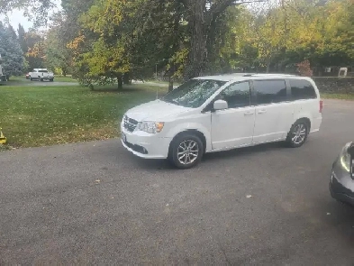 2020 Dodge Grand Caravan loaded with extras Image# 1