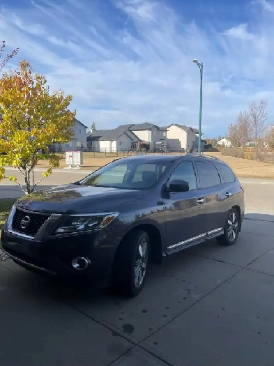 2013 Nissan Pathfinder platinum Image# 1